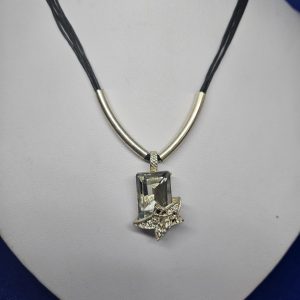 COSTUME NECKLACE